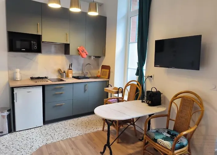 A 100 M De La Piquot 44 Appartement Granville