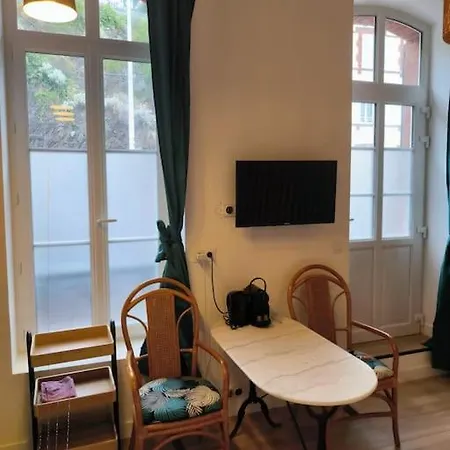 Appartement à 100 M De La Piquot 44 Granville