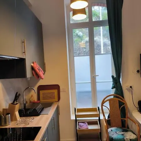 Appartement à 100 M De La Piquot 44