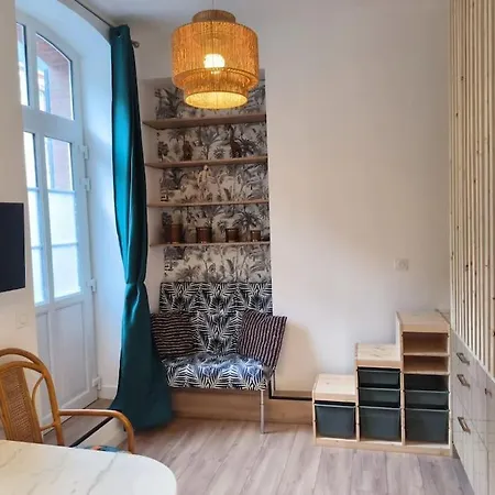 Appartement à 100 M De La Piquot 44