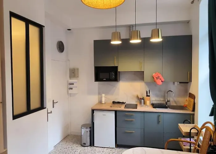 A 100 M De La Piquot 44 Apartamento